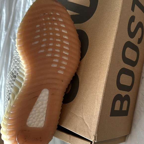 adidas Yeezy Boost 350 V2- Brand New
